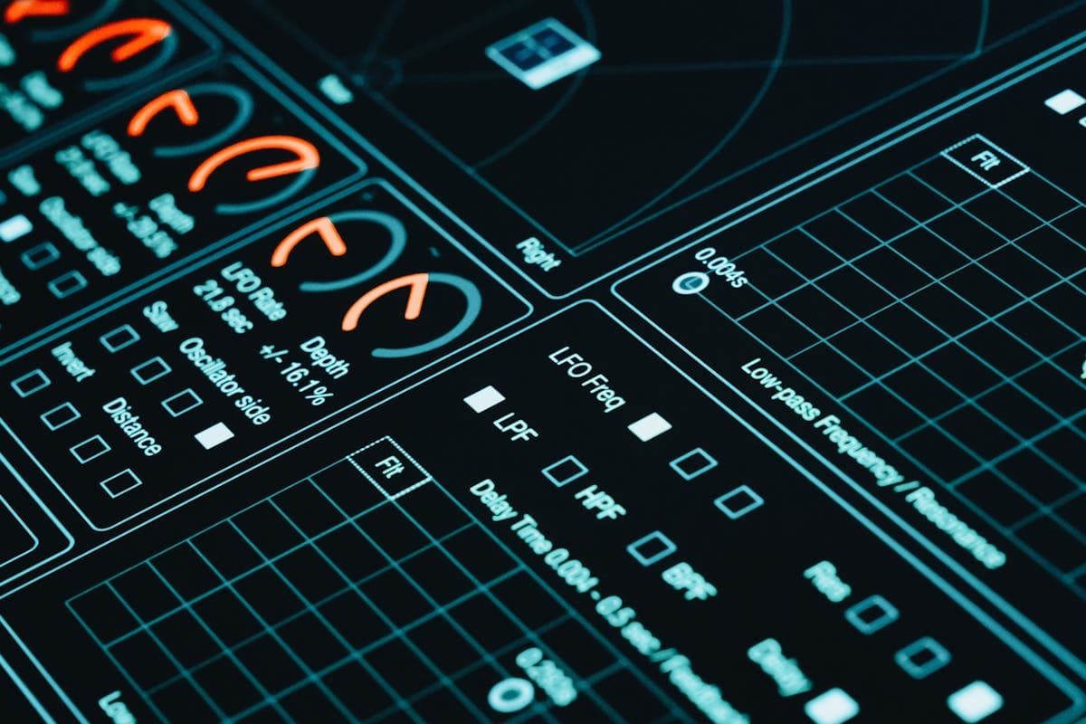Cookieless analytics dashboard for small business — privacy-first data visualization comparing Plausible, Fathom, and Simple Analytics in 2026